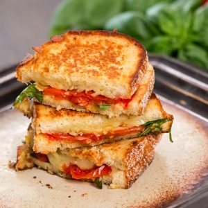 Roasted-Tomato-Grilled-Cheese-Sandwich